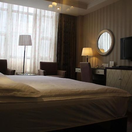 X'Auxerre Hotel Dayi Exterior foto